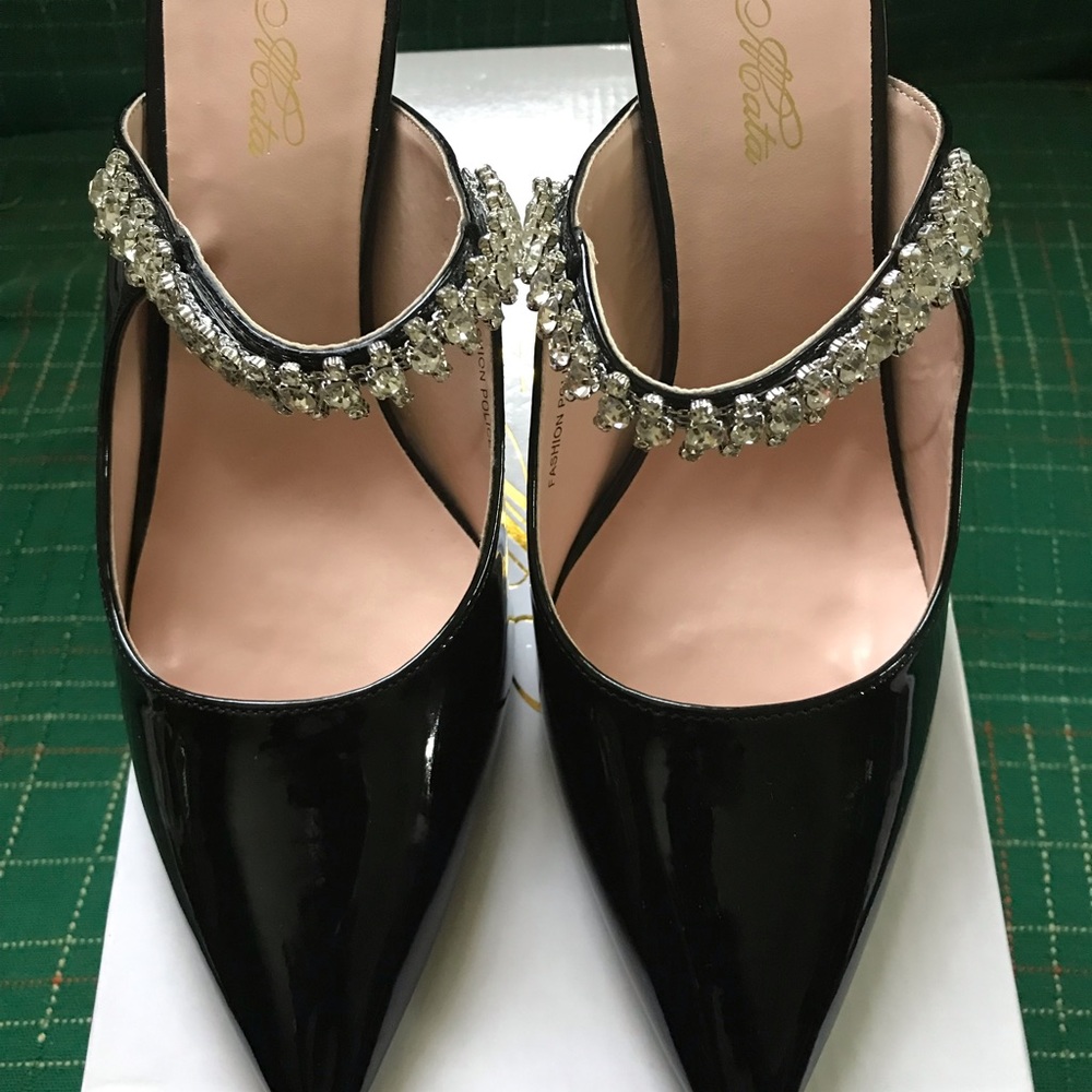 A Cata Women’s Shoes